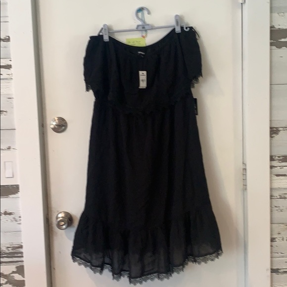 Express Dresses & Skirts - NWT express off the shoulder lace accent sundress
